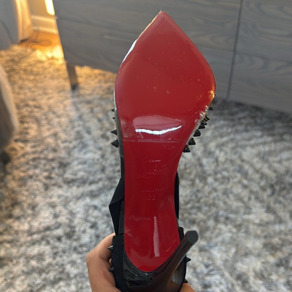 Christian Louboutin - Picture 6 of 11